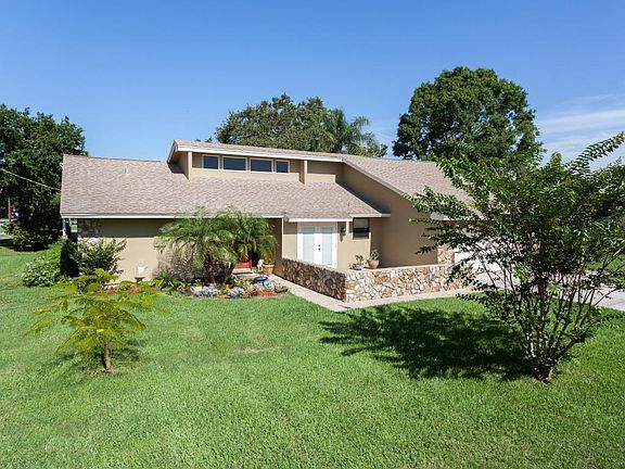 2nd image of 1239 Royal Birkdale Cir
