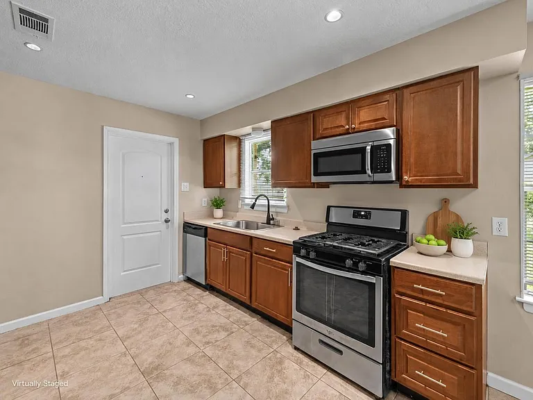 2304 Cedar Bayou Rd — Photo 3