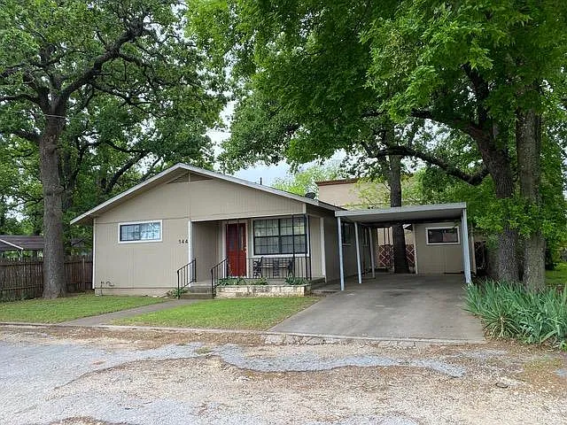 2 bed, $1,300 — Photo 2