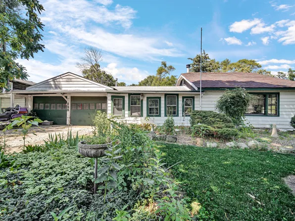 128 S Channel Dr, Round Lake Beach, IL 60073