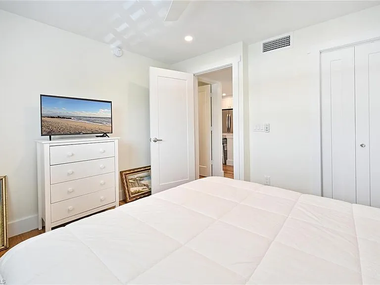 250 7th Ave S #301 — Photo 13