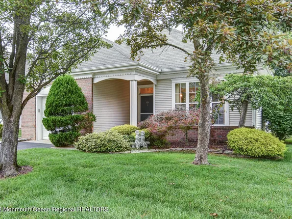 111 Golden Seasons Drive, Lakewood, NJ 08701