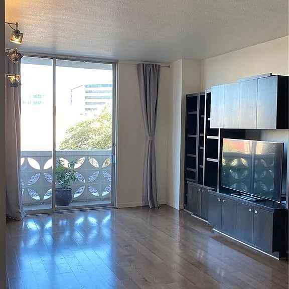 1801 Lavaca St #2G — Photo 3