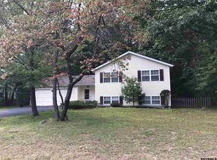10 Carriage Way, Ballston Spa, NY 12020