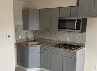 320 3rd St #2W, Fall River, MA 02721