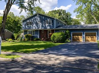 31 Sheffield Rd, East Windsor, NJ 08520