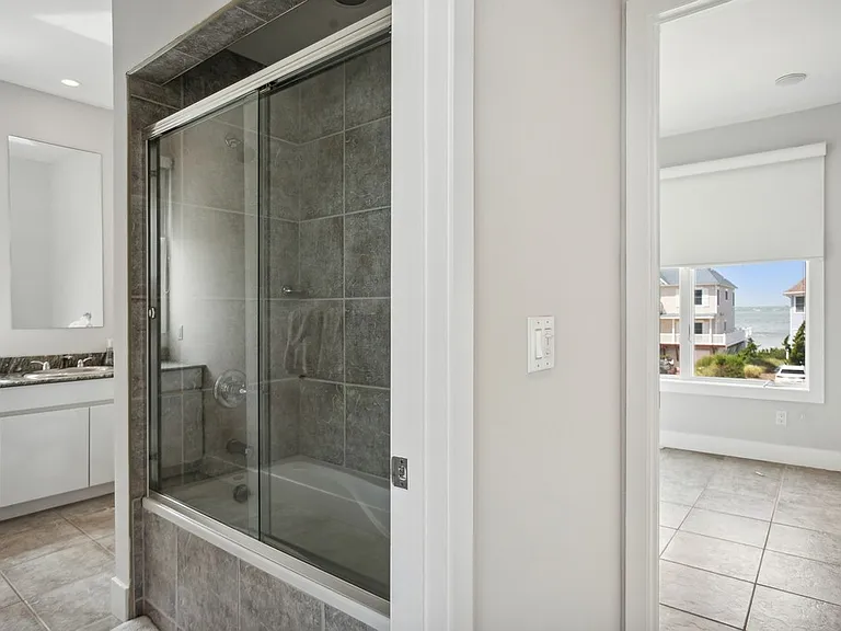 681 Dune Rd — Photo 11