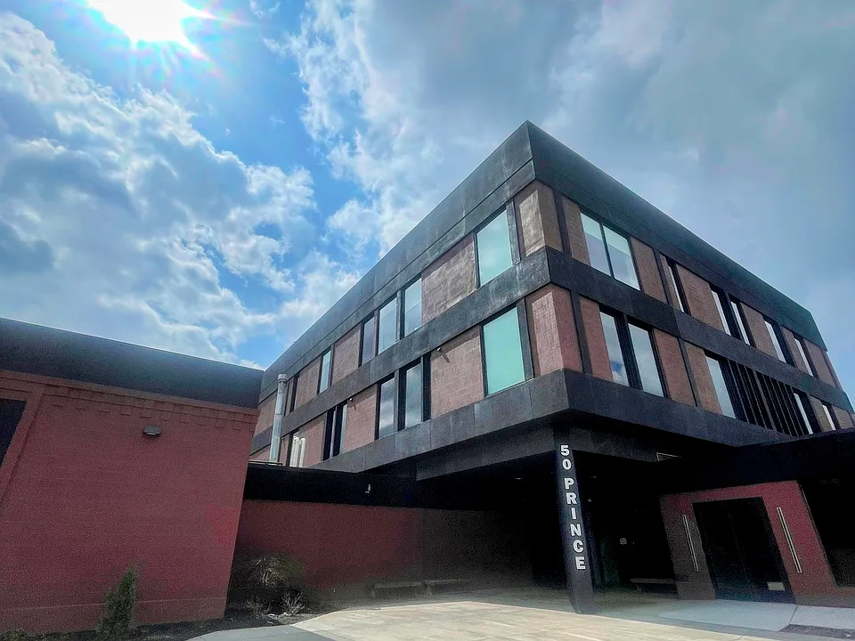 Building Photo 2