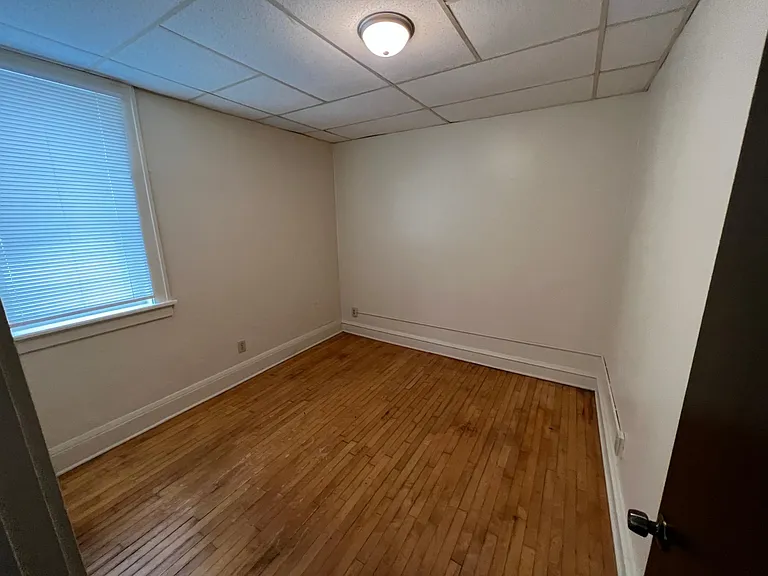 5066 S Packard Ave #4 — Photo 4