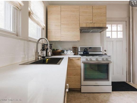 4th image of 140 Hendricks Ave #3