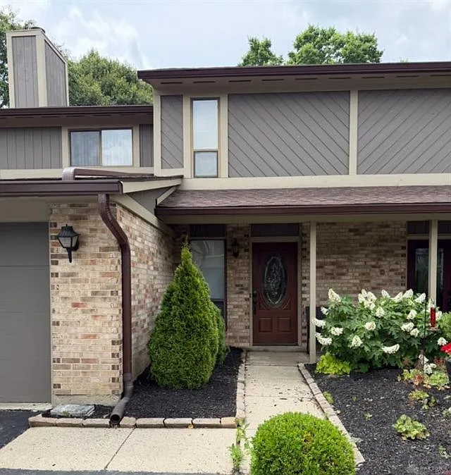 712 Hidden Valley Ct