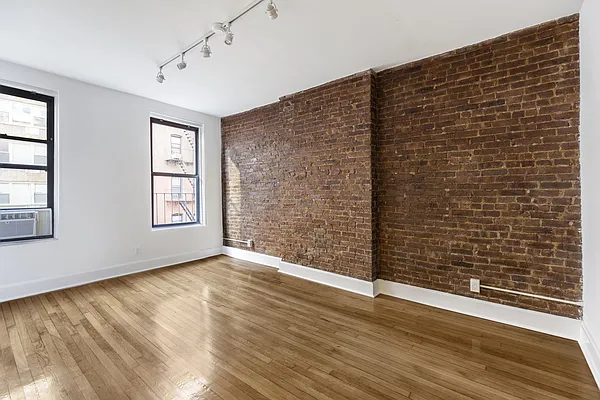 Rented by Owner | media 8