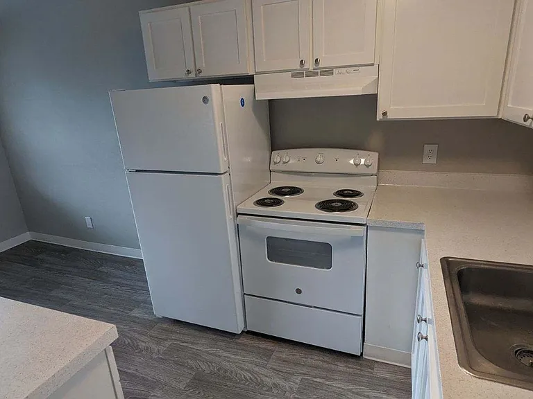 Stillwater Apartments — Photo 7