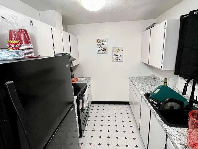 12401 Landmark St #10 — Photo 9
