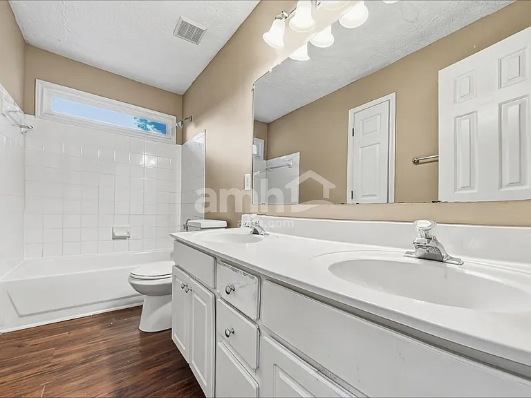 2175 Carlysle Cove Dr — Photo 15