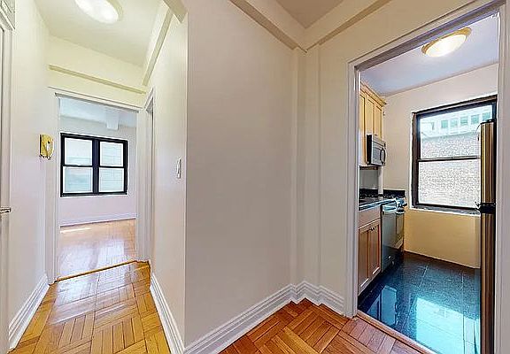 2nd image of 212 E 30th St APT 2