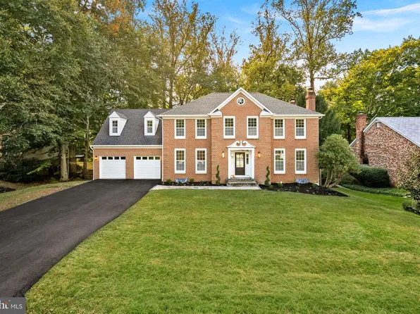 10825 Fieldwood Dr, Fairfax, VA 22030