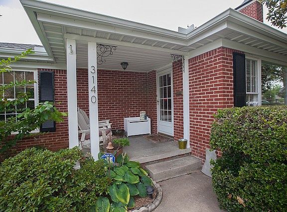 Charming covered porch