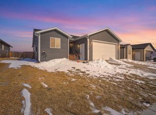 5520 Coal Bank Dr, Rapid City, SD 57701