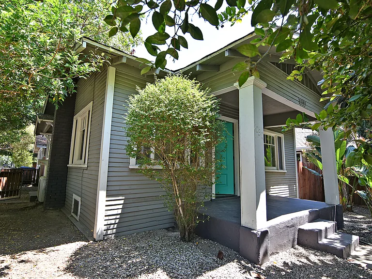 1030 N Avenue 54 — Photo 11