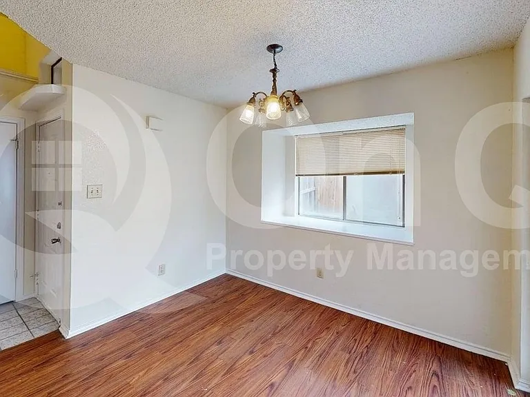 732 Versailles St — Photo 5