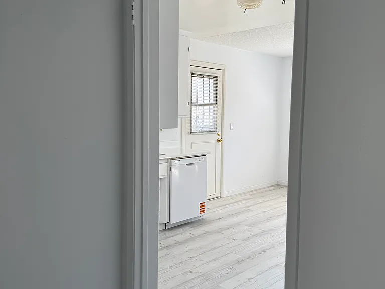3723 Howard Ave — Photo 23