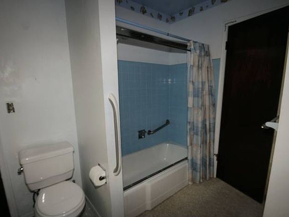 5th image of 415 Redwood Dr