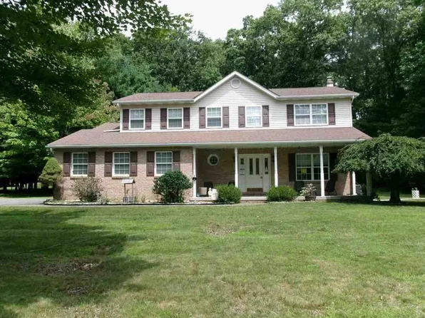 136 Longwoods Dr, Saylorsburg, PA 18353