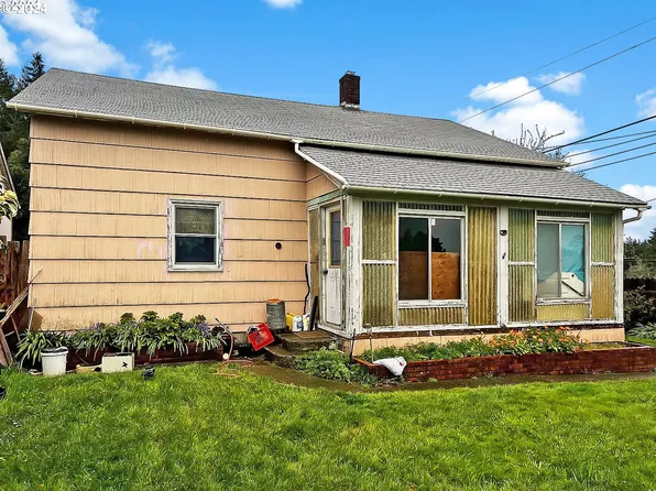 344 Radar Rd, Coos Bay, OR 97420
