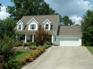 1013 Haven Dr, Dalton, GA 30721