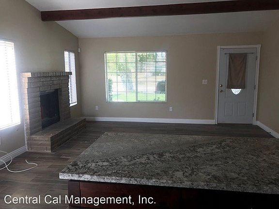 3rd image of 8919 Lanora Ave