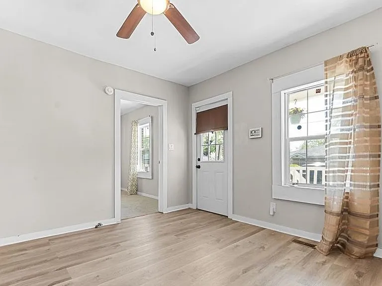 2164 Monroe Ave — Photo 5