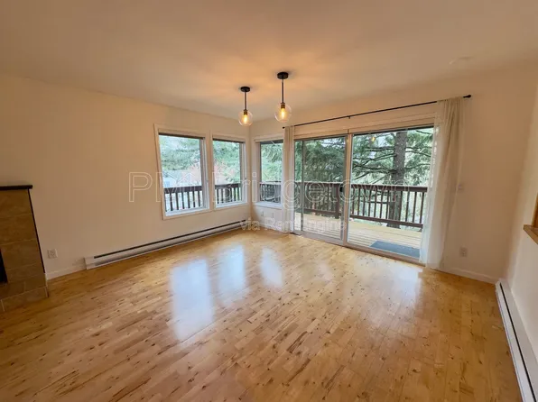 307 Cervantes Cir, Lake Oswego, OR 97035