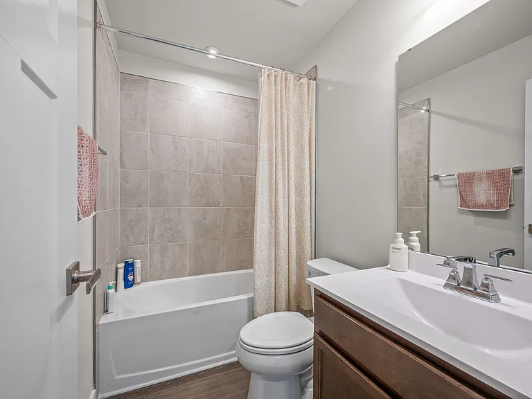 1051 Crescent Cove Ln — Photo 12