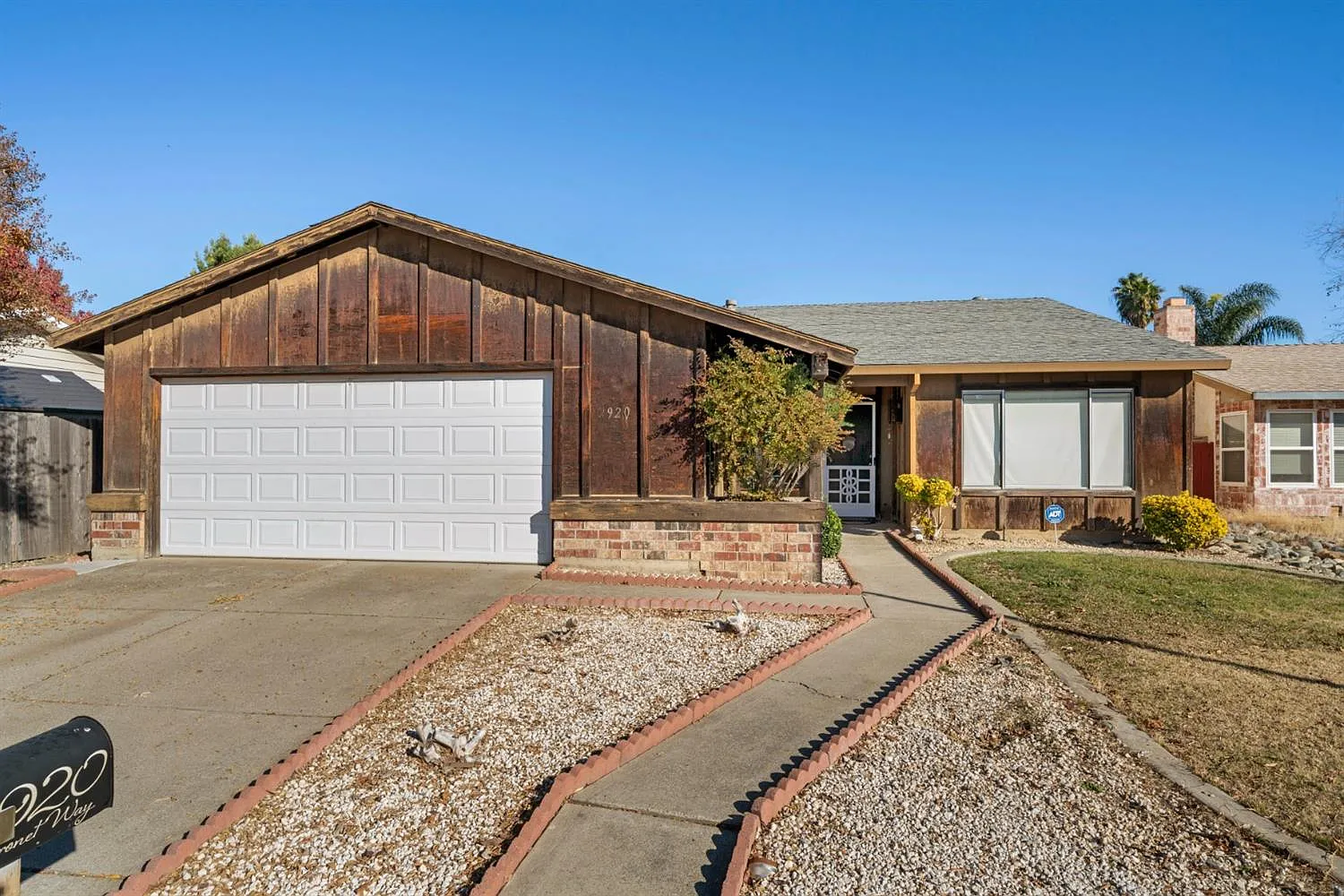 2920 Baronet Way photo 1