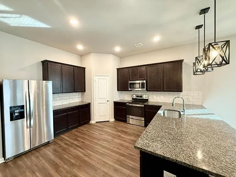 3517 Beutel Rd — Photo 4
