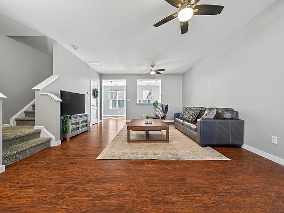 2nd image of 4302 Hillsgrove Rd