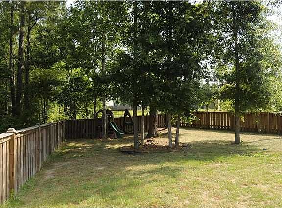 5th image of 140 McGrady Dr