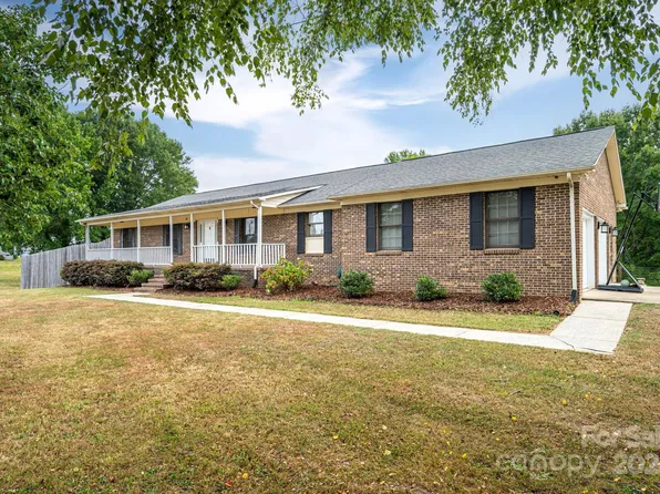 131 Patrick Rd, Gastonia, NC 28056