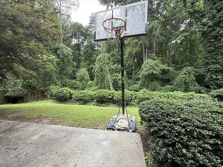 1190 Hunters Creek Ct — Photo 9