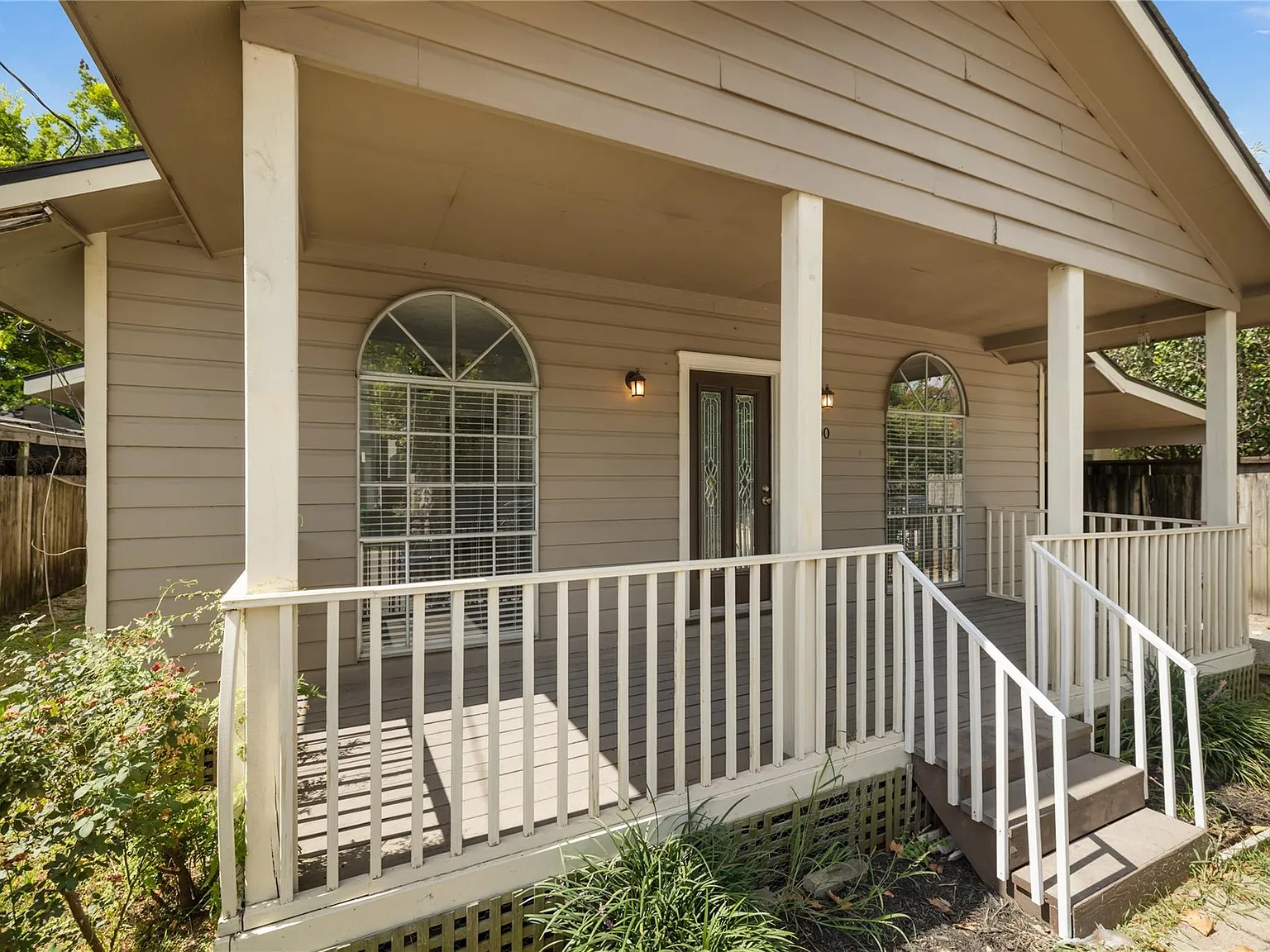 3 bed, 2.5 bath, 2019 sqft, $2,650 — Photo 2