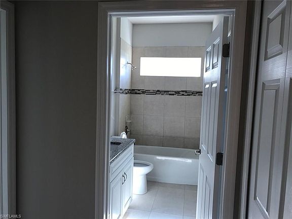 4th image of 1721 SW 32nd Ter