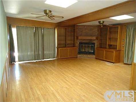 3rd image of 5206 Cornell Ave