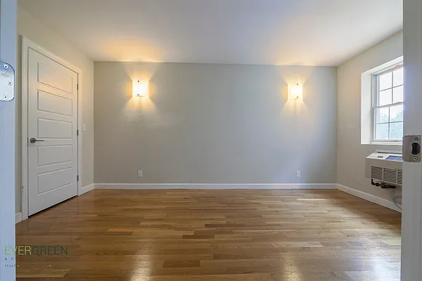 Rented by Nooklyn NYC LLC | media 21