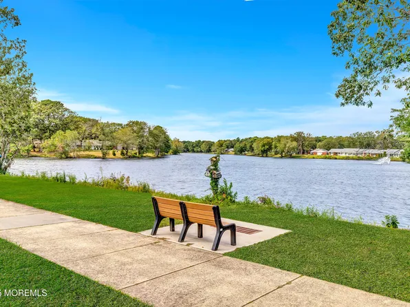 39M Cambridge Court, Lakewood, NJ 08701