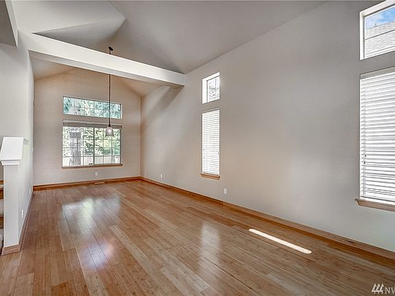 3rd image of 3527 257th Ave SE