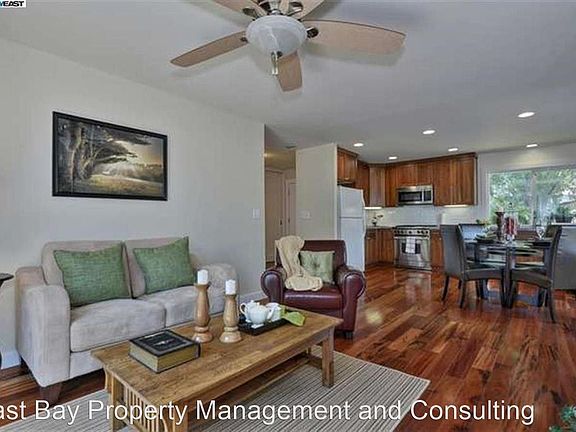 3rd image of 825 Iroquois Way