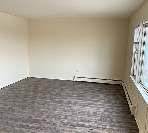 3rd image of 617 N 16th Ave #1