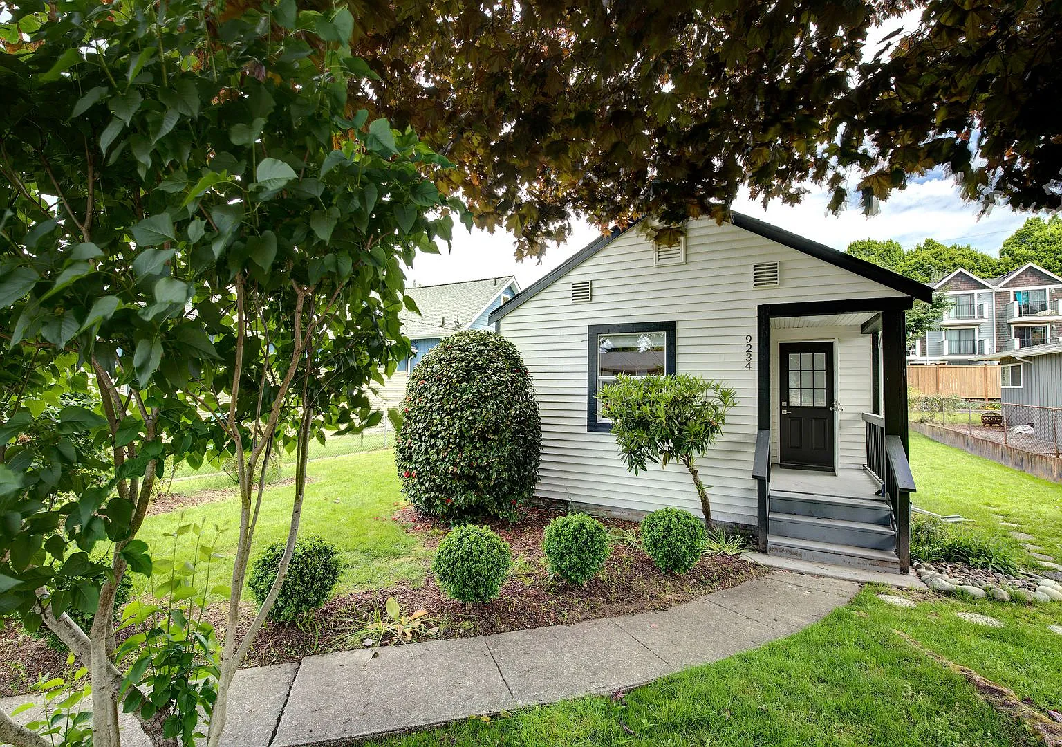 2Bd/1Ba Seattle Home — Photo 1