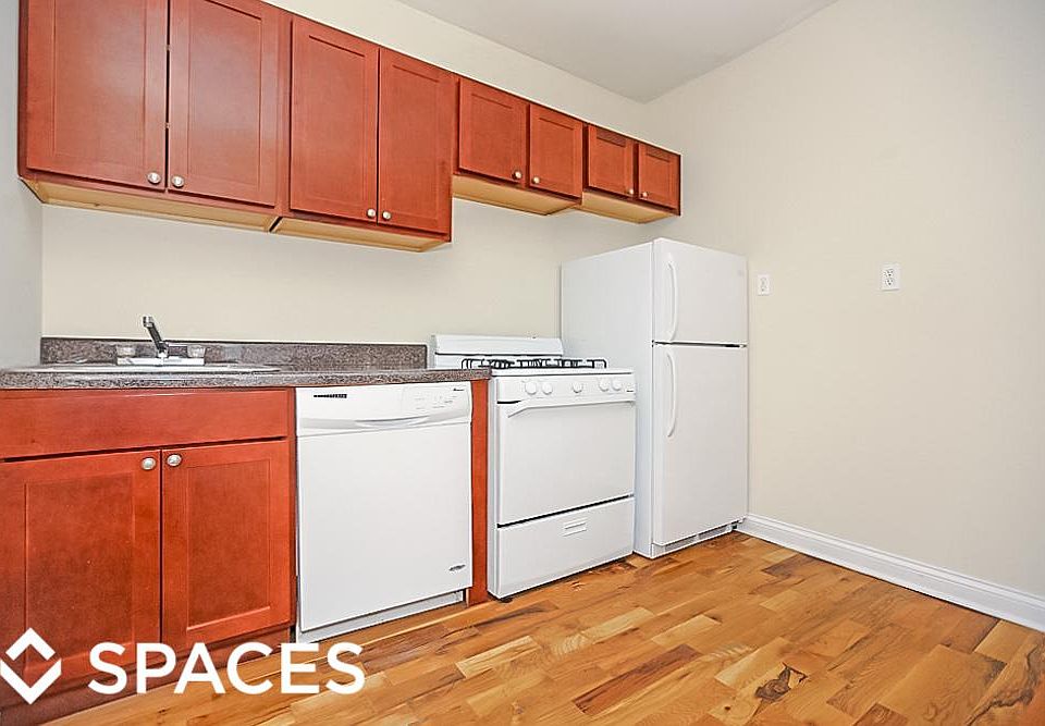 1st image of 3933-43 N Janssen Ave #Ones